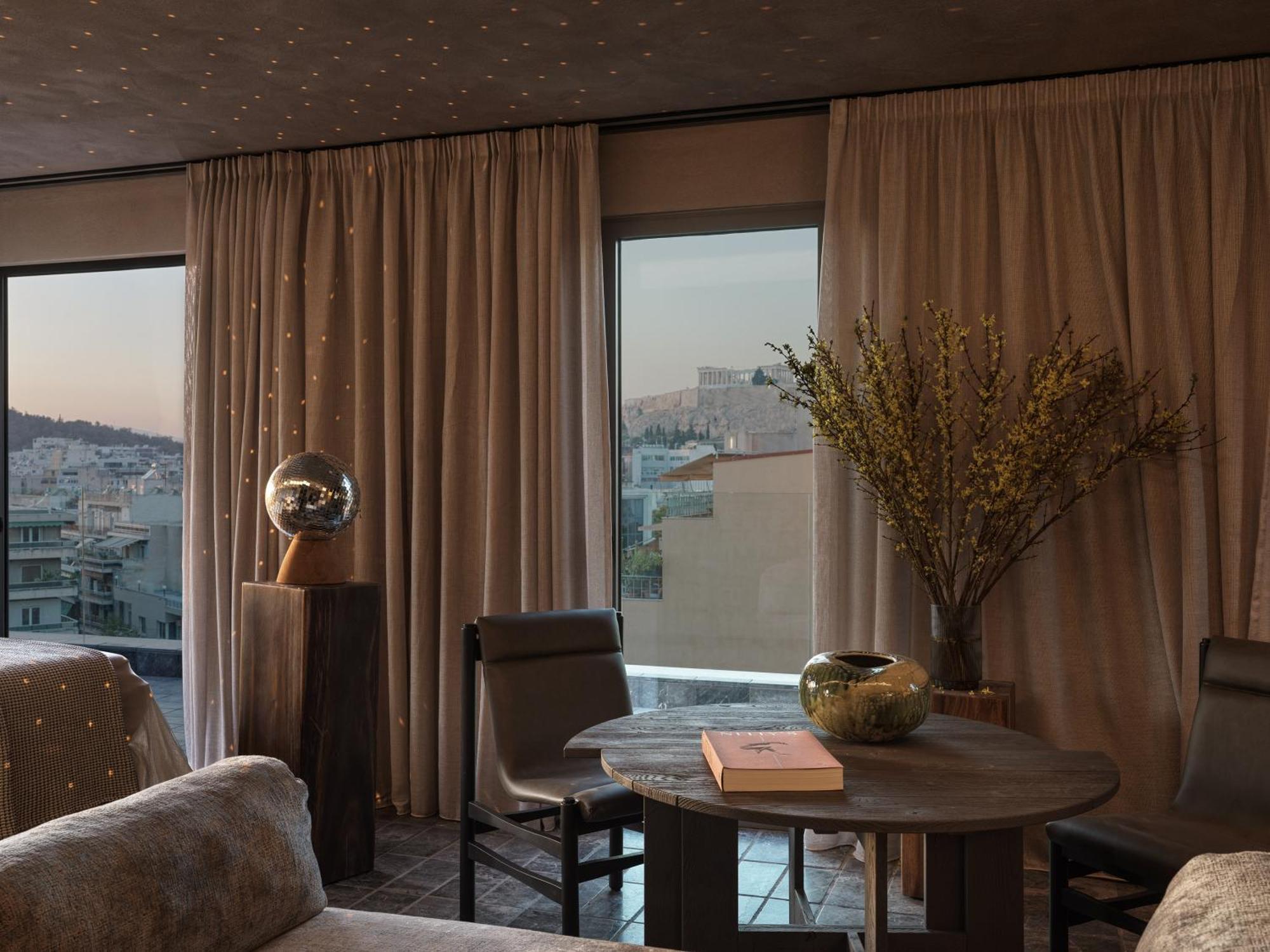 Monastik Living In Athina Hotel Atenas Exterior foto